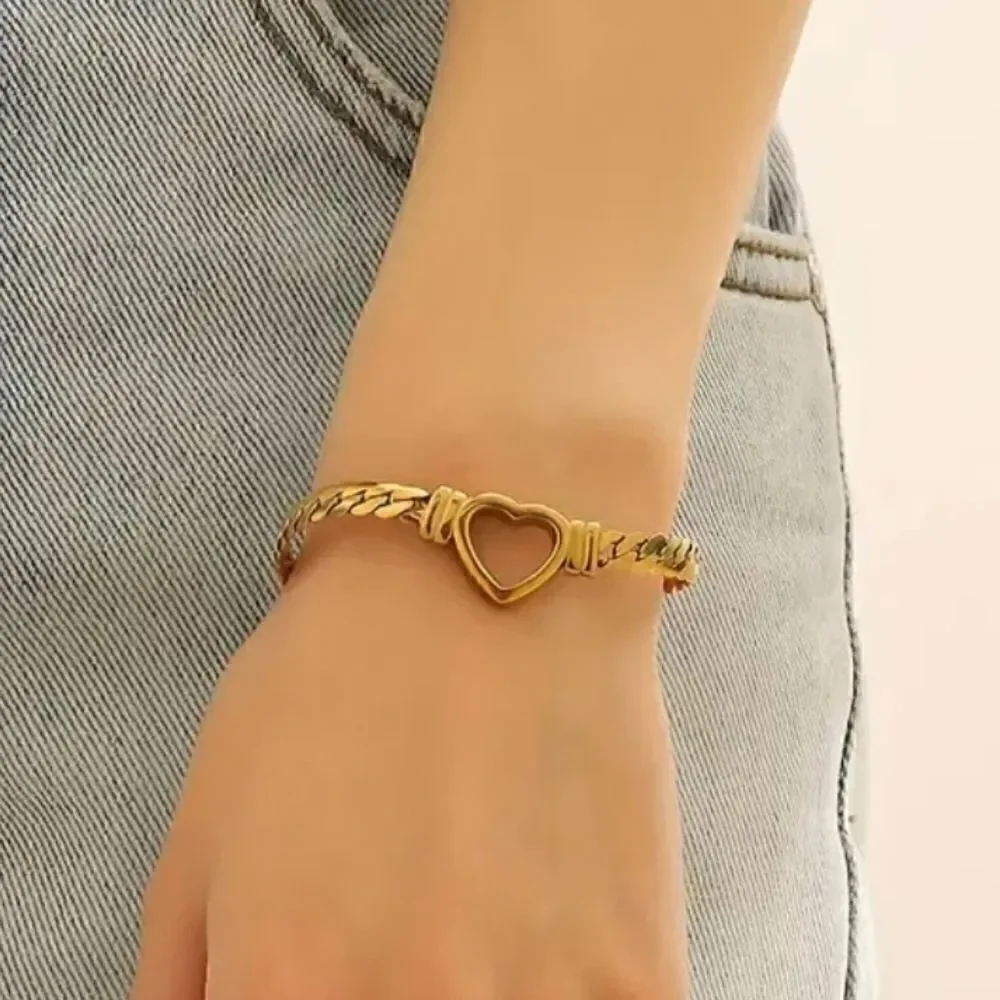 FREE - Bracelet heart gold tone